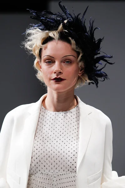 Look 17
